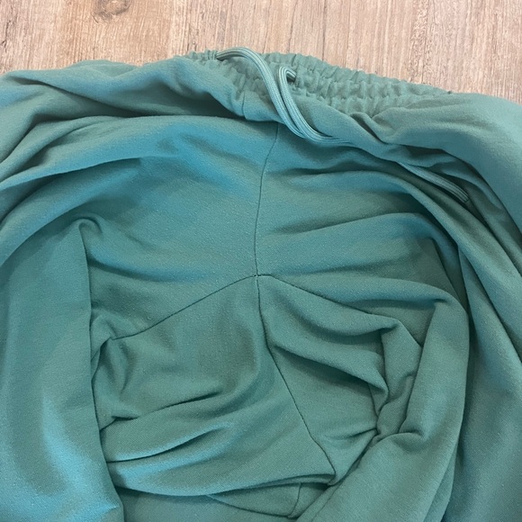 Gymshark Women’s Green Joggers, size S, great condition! - Picture 4 of 6